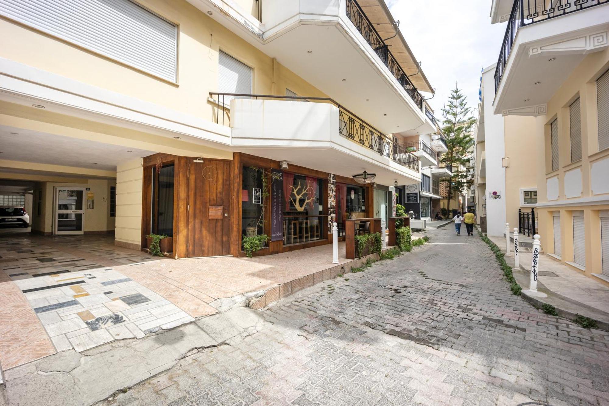 Fabulous Central Apartment Close To The Sea! Chalkida Bagian luar foto