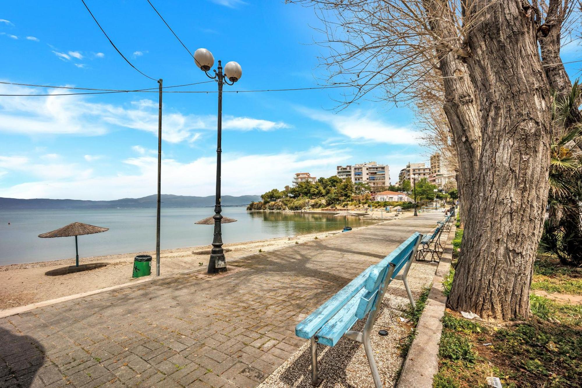 Fabulous Central Apartment Close To The Sea! Chalkida Bagian luar foto