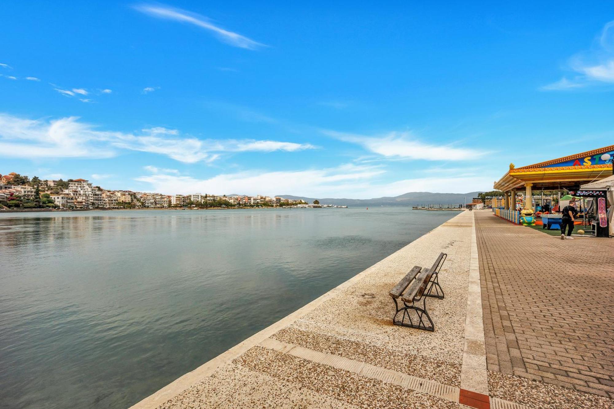 Fabulous Central Apartment Close To The Sea! Chalkida Bagian luar foto
