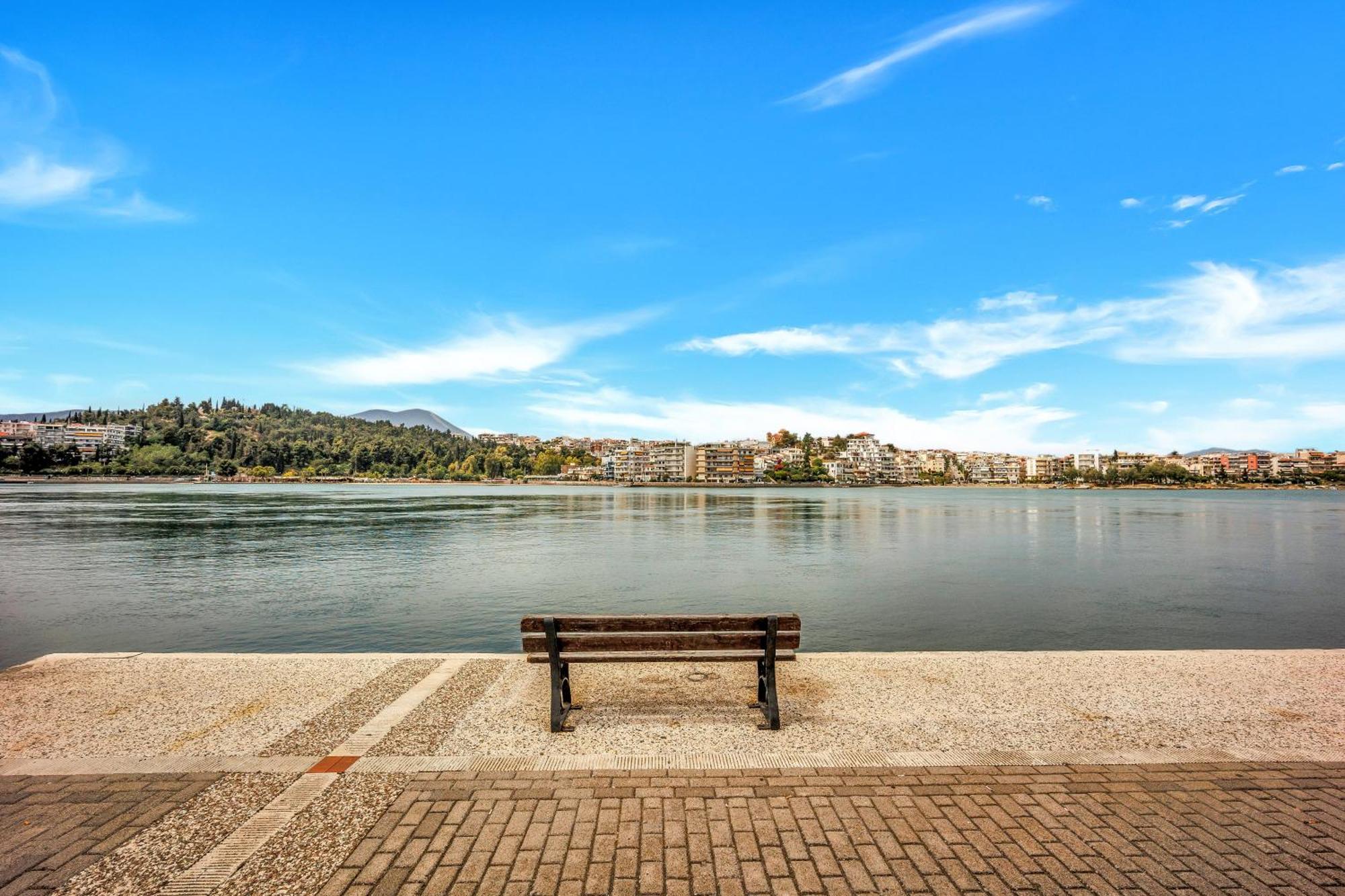 Fabulous Central Apartment Close To The Sea! Chalkida Bagian luar foto